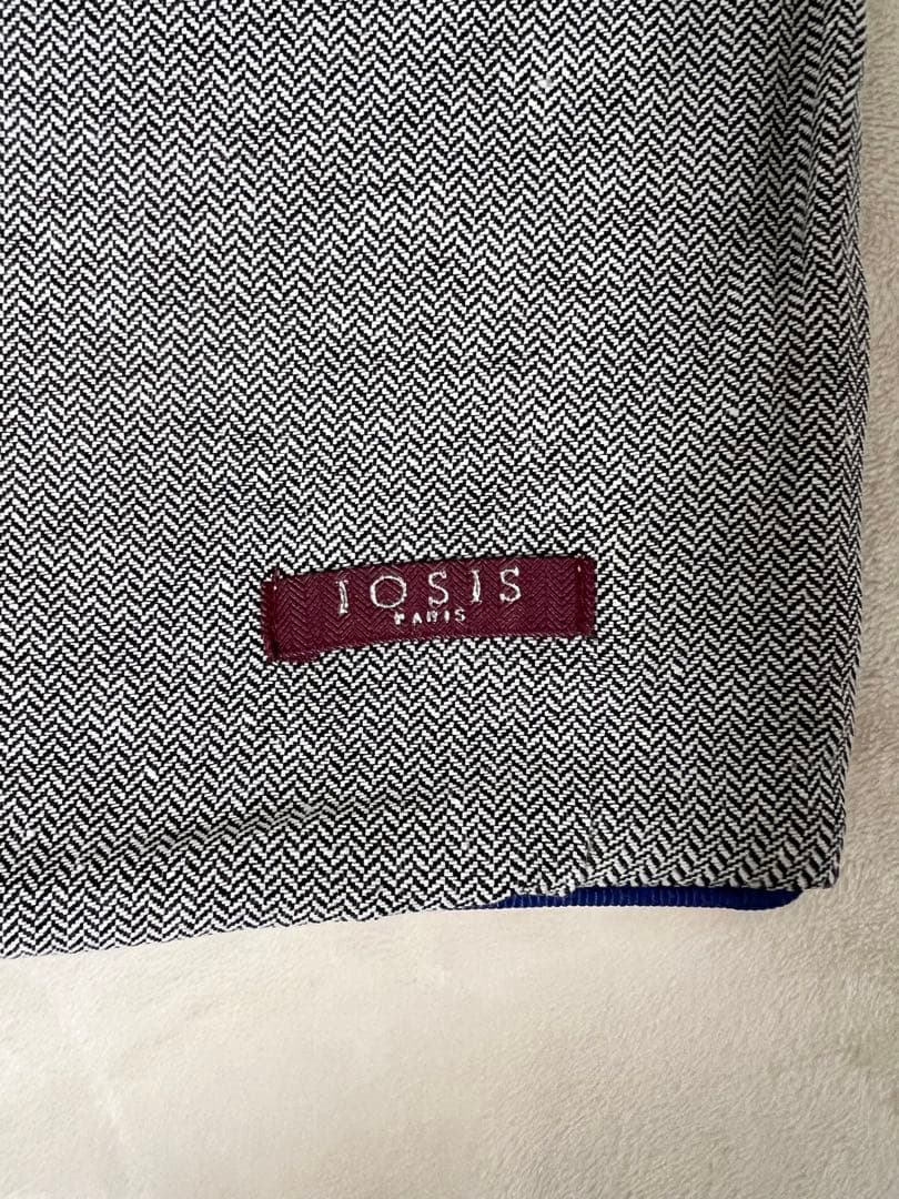 【新品】イヴドローム　IOSIS クッションカバー　犬　刺繍