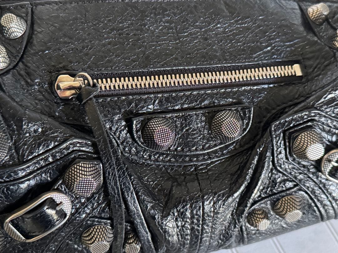 バレンシアガ ルカゴール シリンダーバッグ