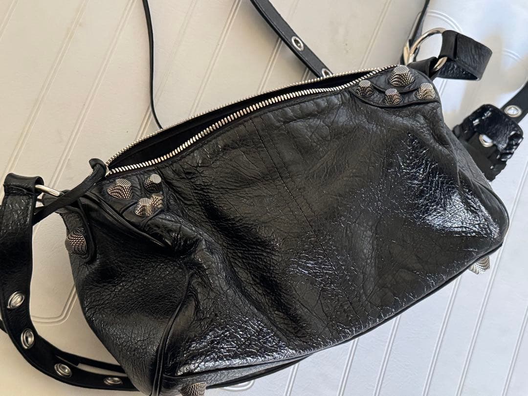 バレンシアガ ルカゴール シリンダーバッグ