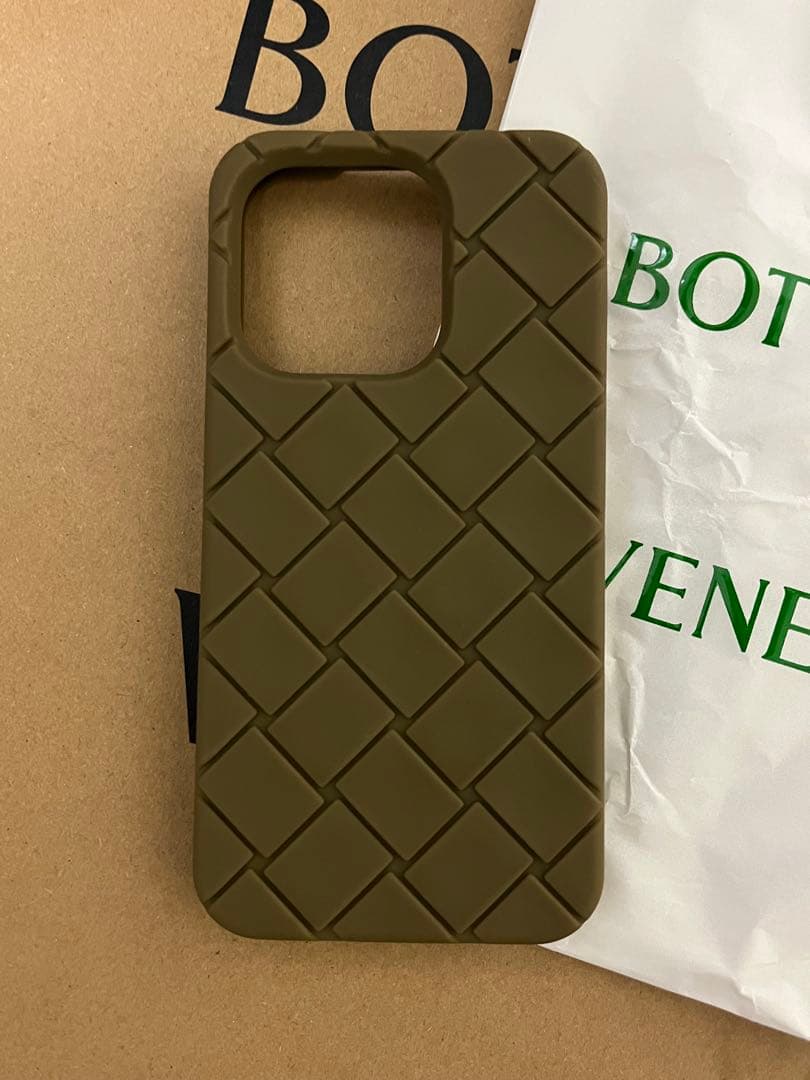 BOTTEGA VENETA オリーブグリーンiPhone15ケース【新品未使用