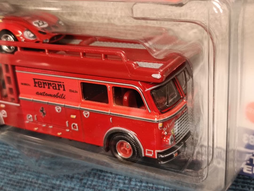 ホットウィール チームトランスポート フェラーリ AE86トレノ ライカン