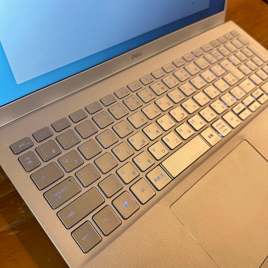 DELL Inspiron 15 5502 11世代Core i7 512GB