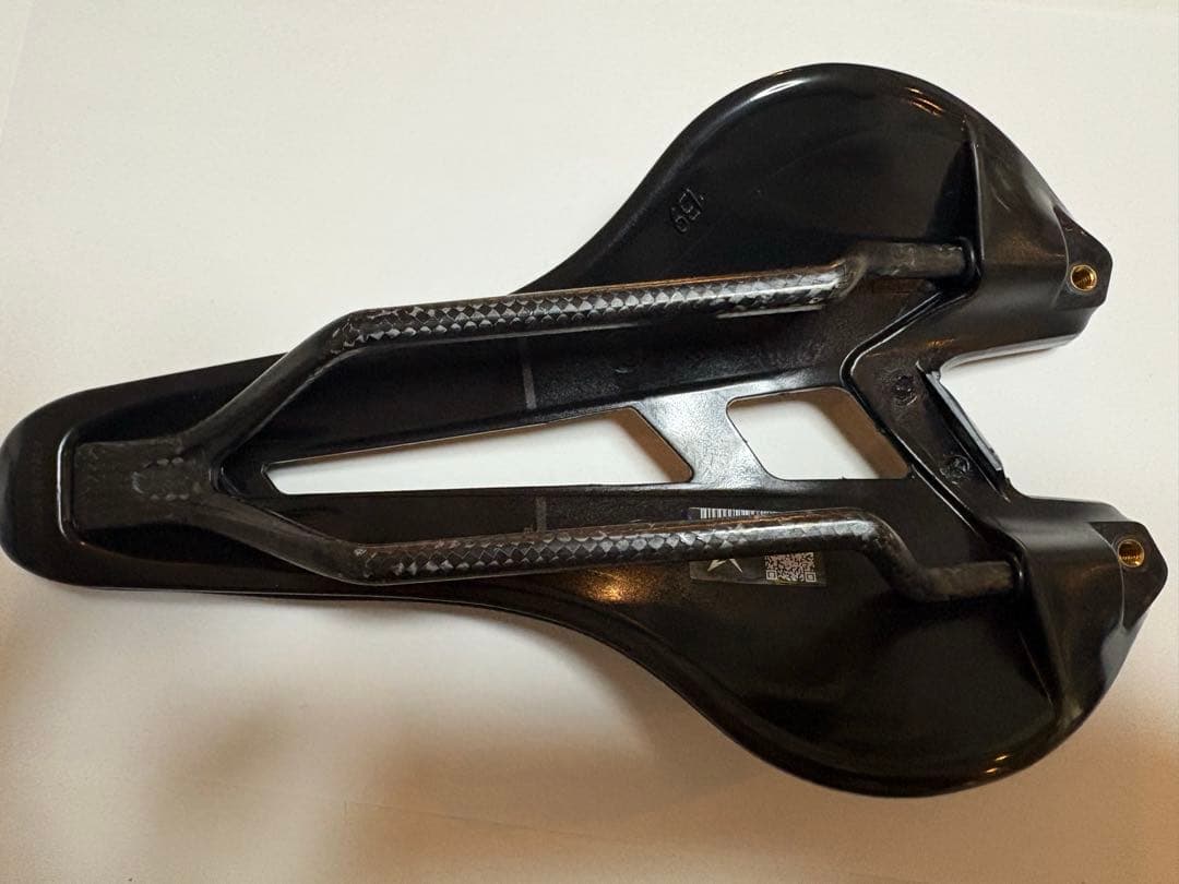 VELOMANN MITORA 139 HYPER CARBON サドル