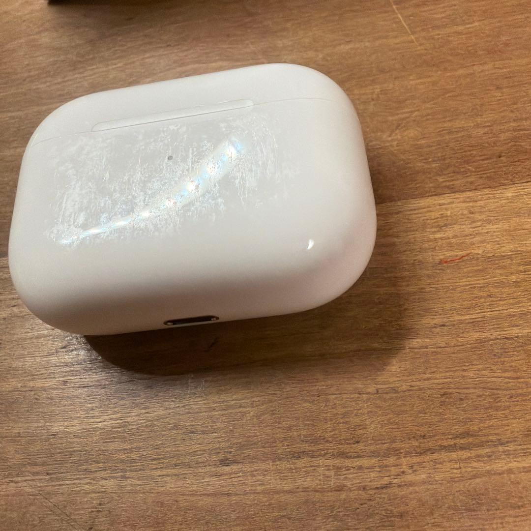 AirPods Pro 第一世代　lightning 端子