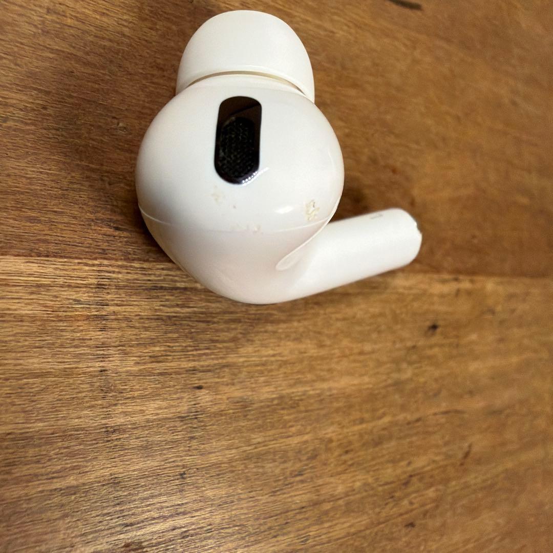 AirPods Pro 第一世代　lightning 端子