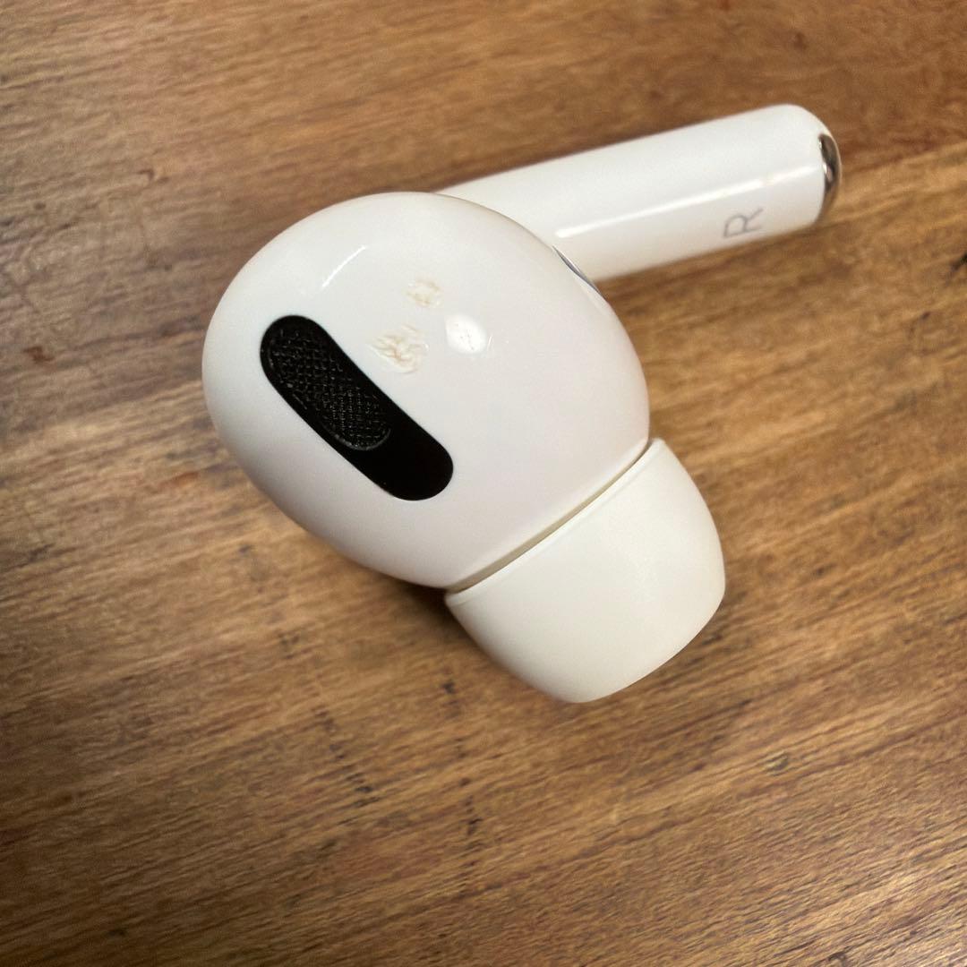 AirPods Pro 第一世代　lightning 端子
