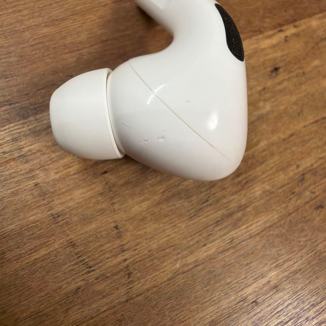 AirPods Pro 第一世代　lightning 端子
