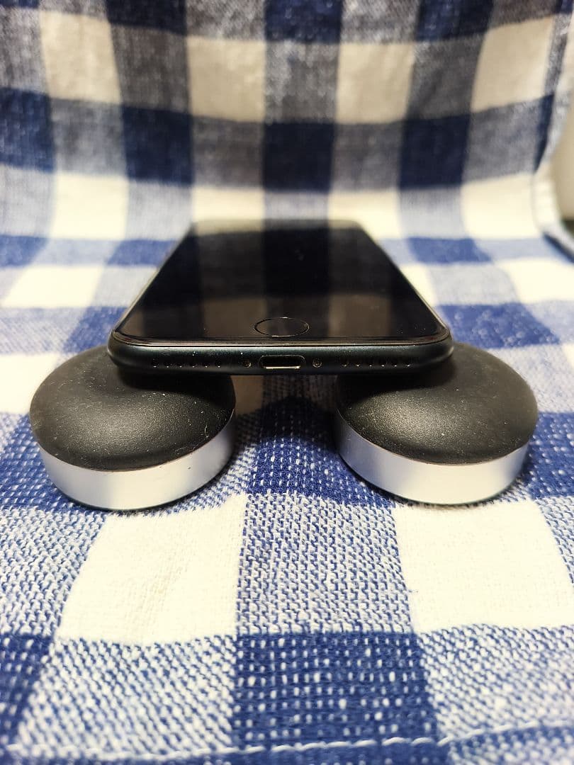 iPhone se3 ミッドナイト バッテリー85%