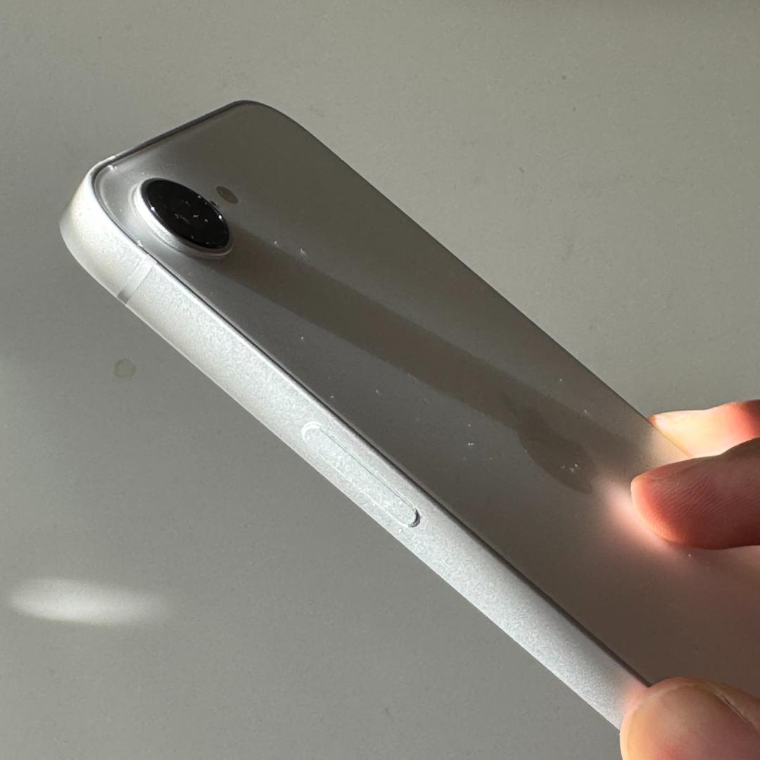 【未使用に近い】iPhone 16e 128GB｜SIMフリー版　充電100％