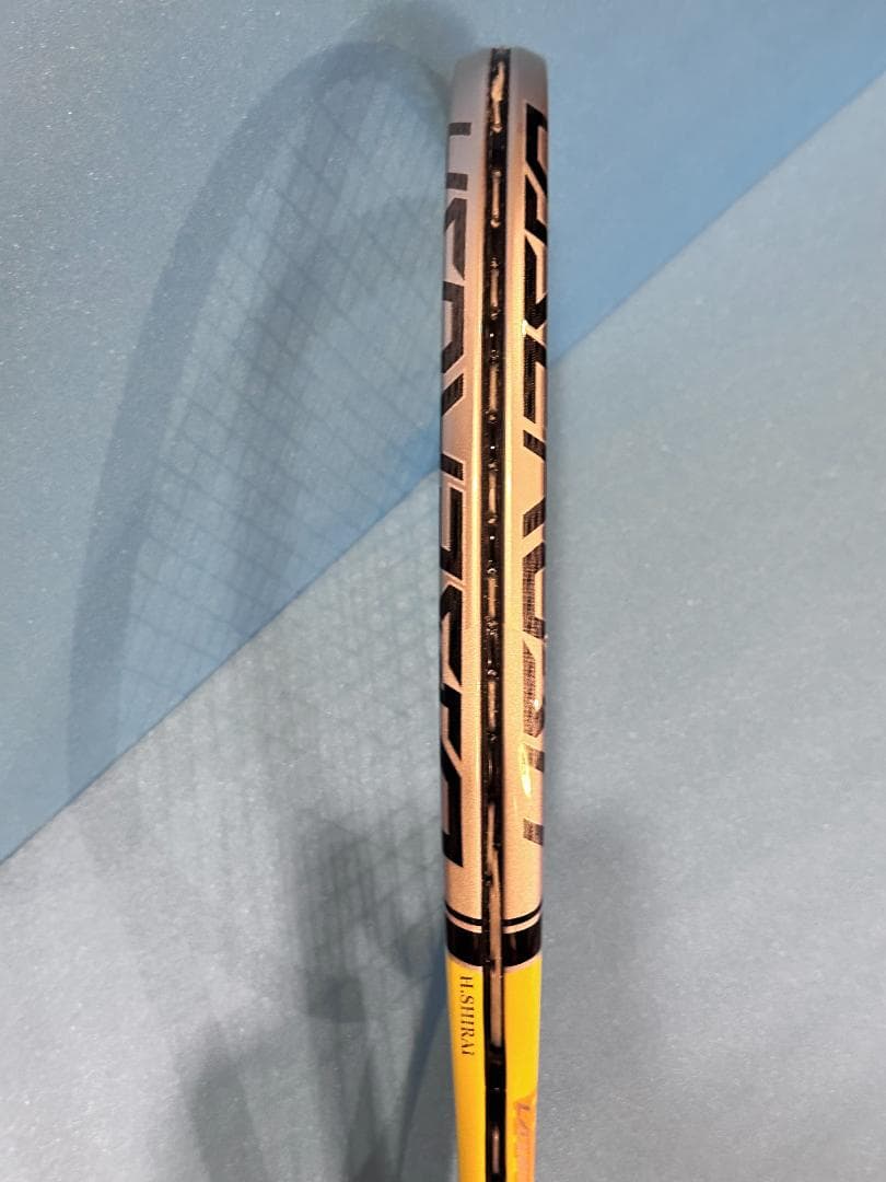 （美品）YONEX レーザーラッシュ 5V ガムブースト（26ポンド）