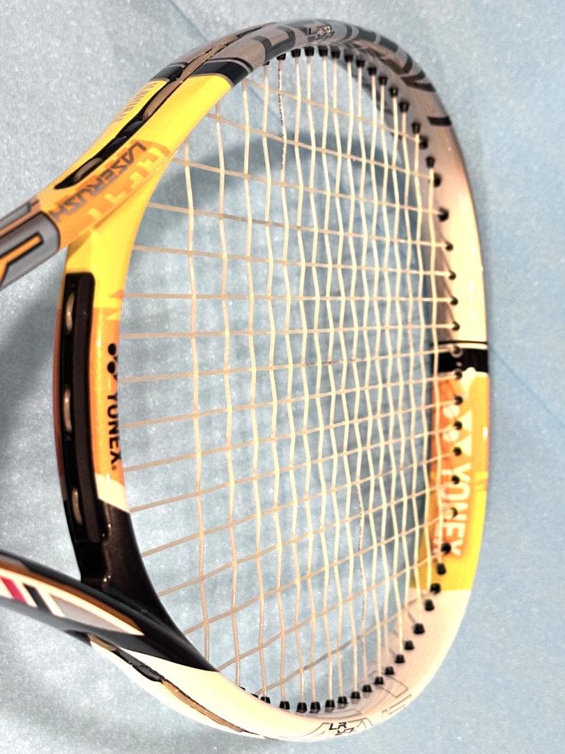 （美品）YONEX レーザーラッシュ 5V ガムブースト（26ポンド）