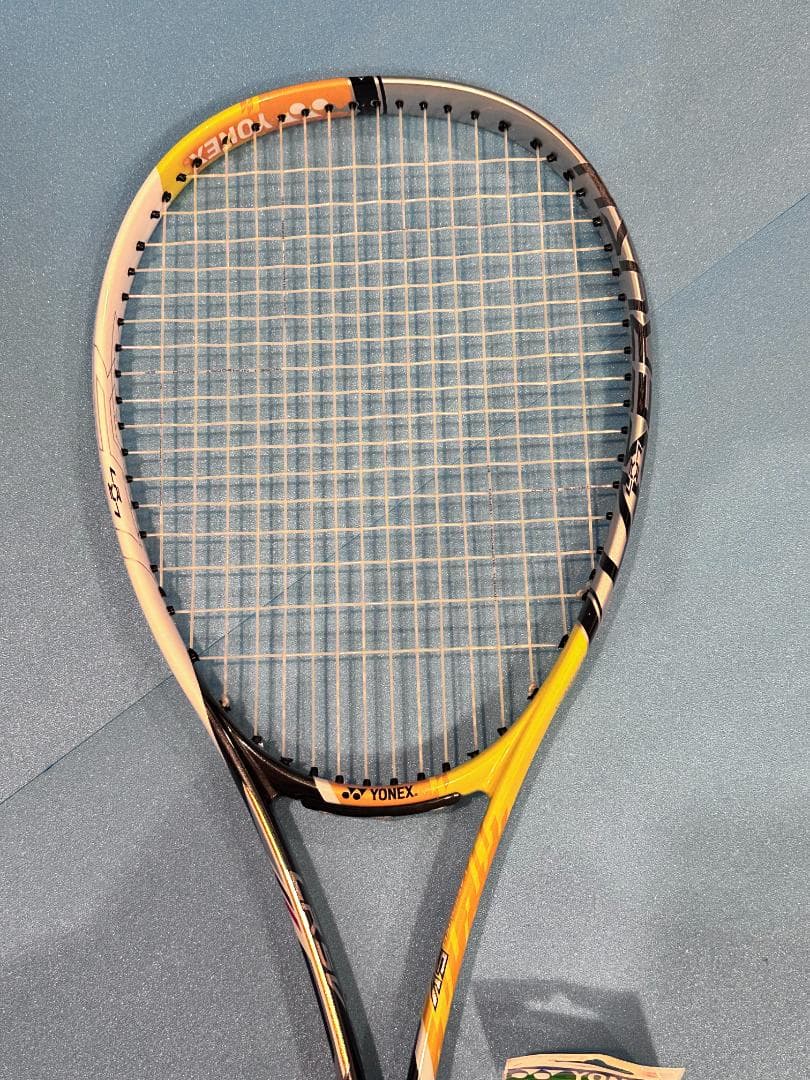 （美品）YONEX レーザーラッシュ 5V ガムブースト（26ポンド）