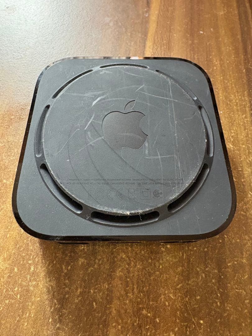 Apple TV 4K 64g 本体と付属品