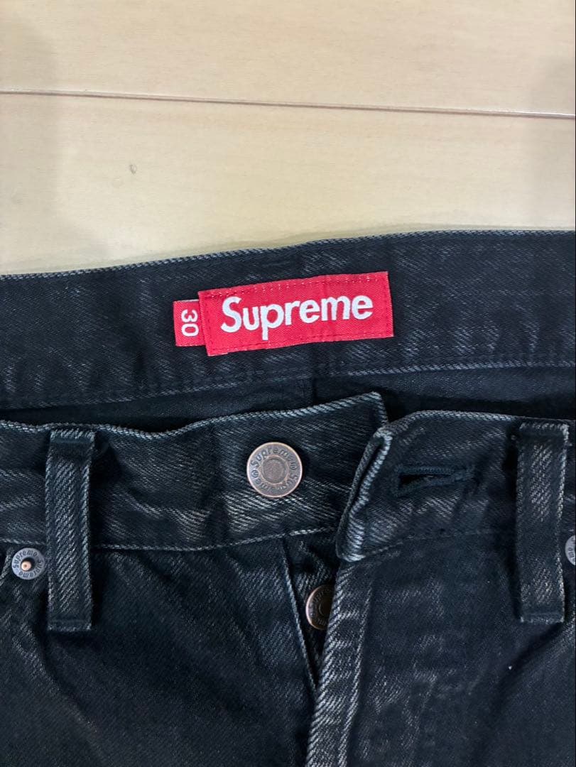 パンツ Supreme DistressedLooseFit SelvedgeJean