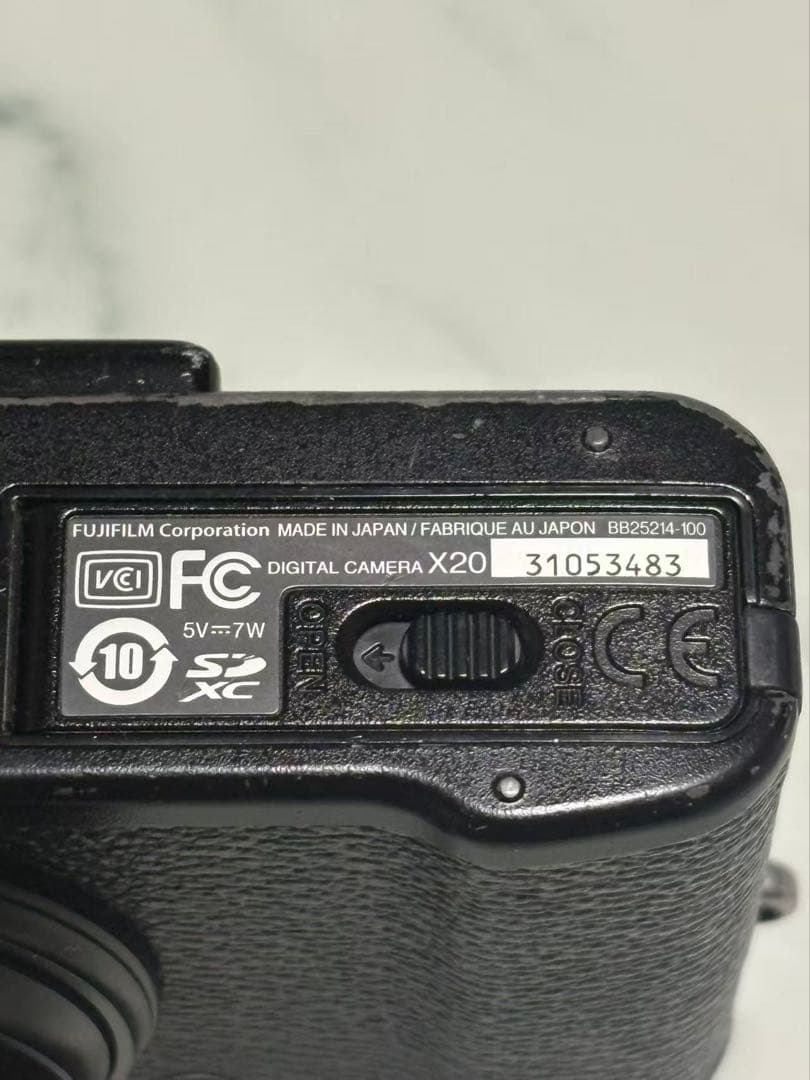 FUJIFILM X20 コンパクトデジタルカメラ 本体