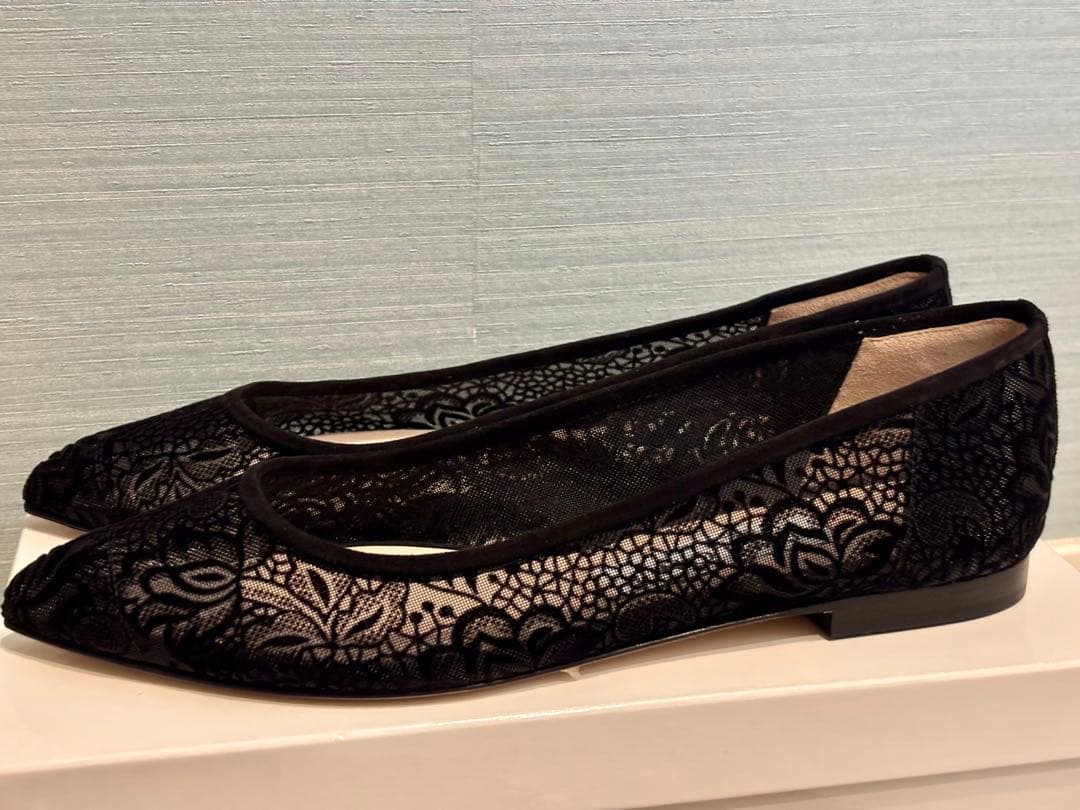 新品　ネブローニ フラワー レース フラットパンプス