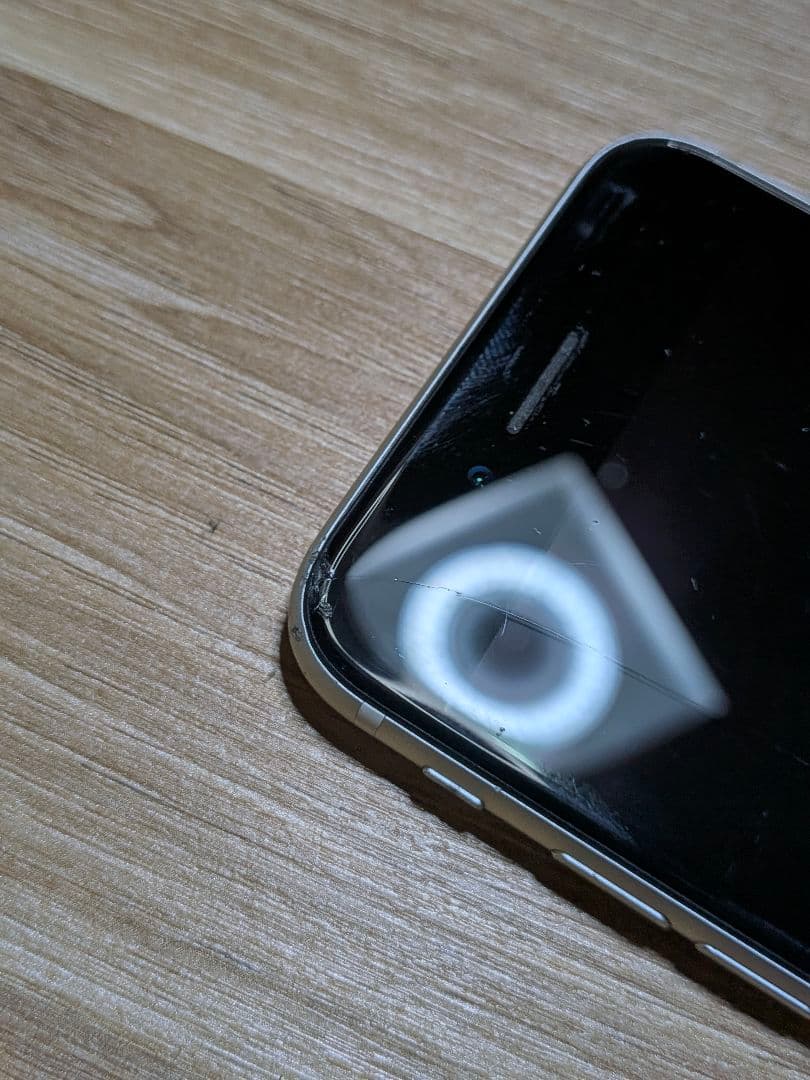 iPhone シルバー 本体 画面傷あり