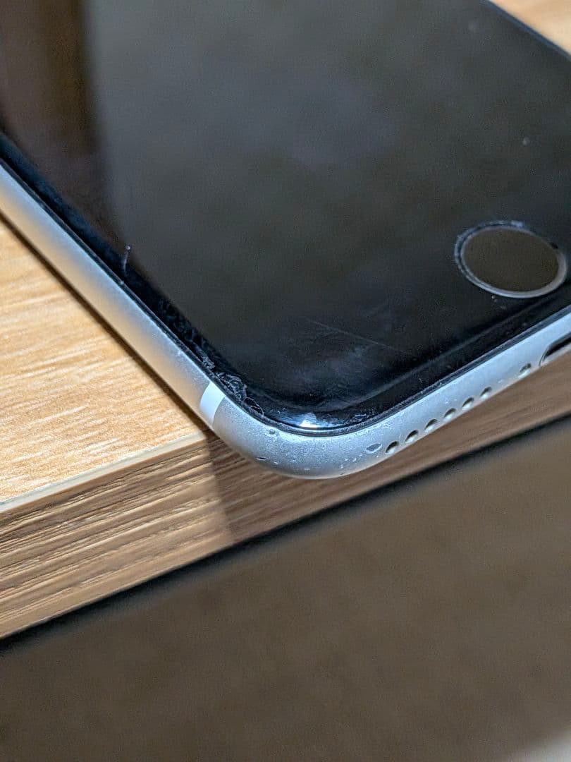 iPhone シルバー 本体 画面傷あり