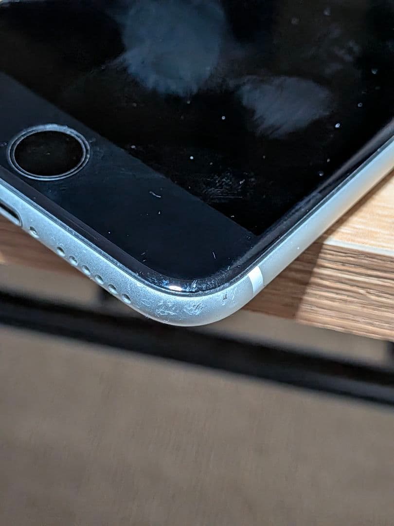 iPhone シルバー 本体 画面傷あり