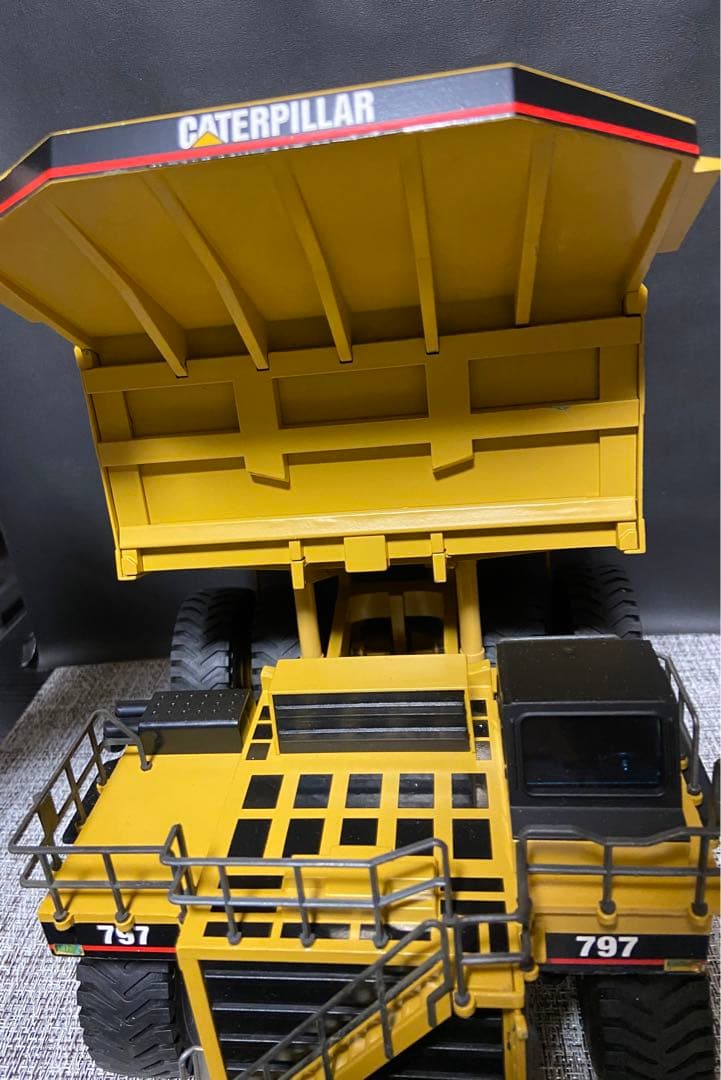 【CAT アメリカン　キャタピラー　797 ダンプトラック　鉱山用】