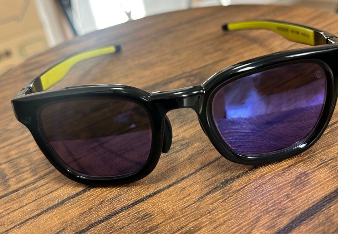 Eyewol クラシックサングラス 黒フレーム 青レンズ