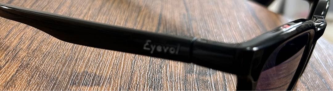 Eyewol クラシックサングラス 黒フレーム 青レンズ