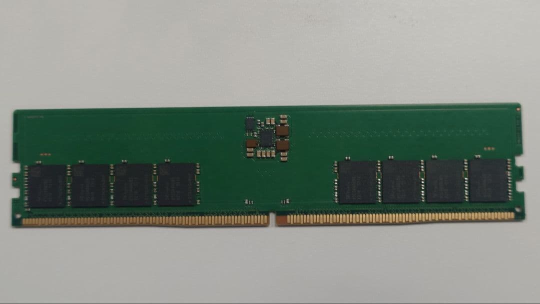 SK Hynix 16GB DDR5-5600 メモリ UDIMM 1枚　美品