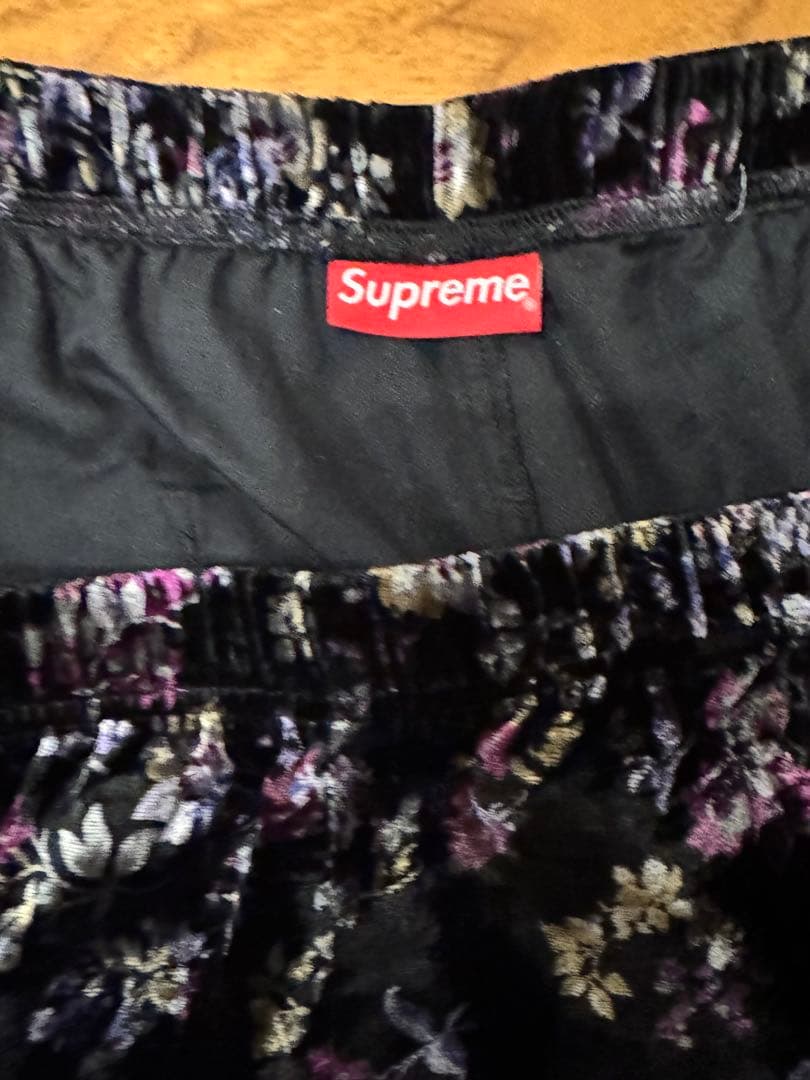 supreme ショートパンツ Floral Velour Short