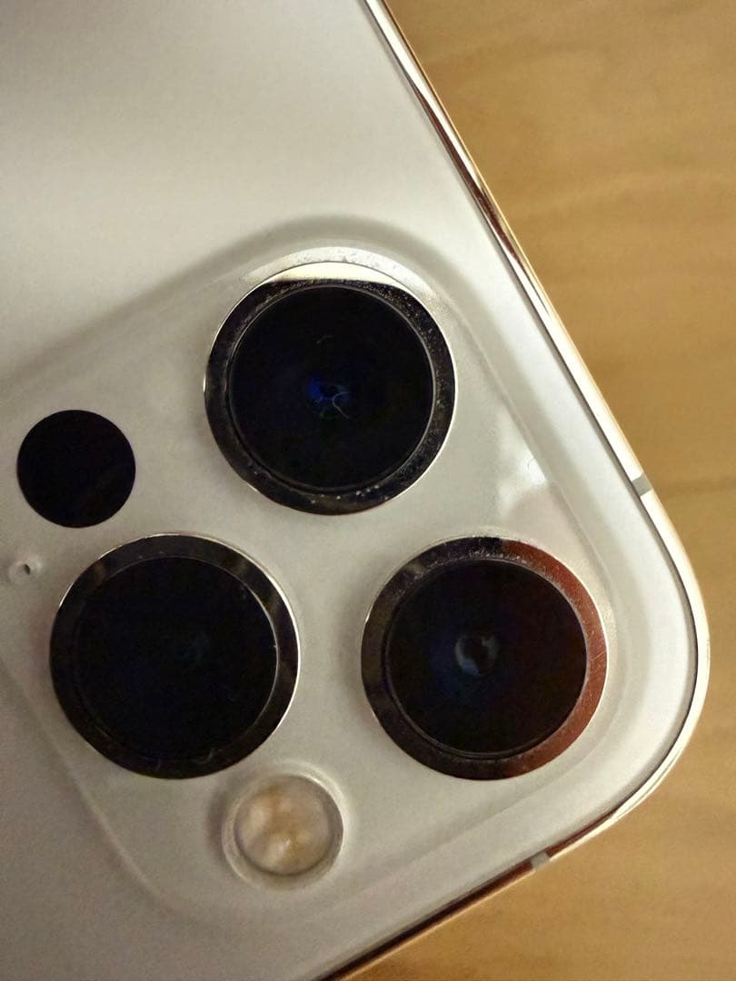 【ネコ】Apple iPhone 12 Pro シルバー 本体　256GB