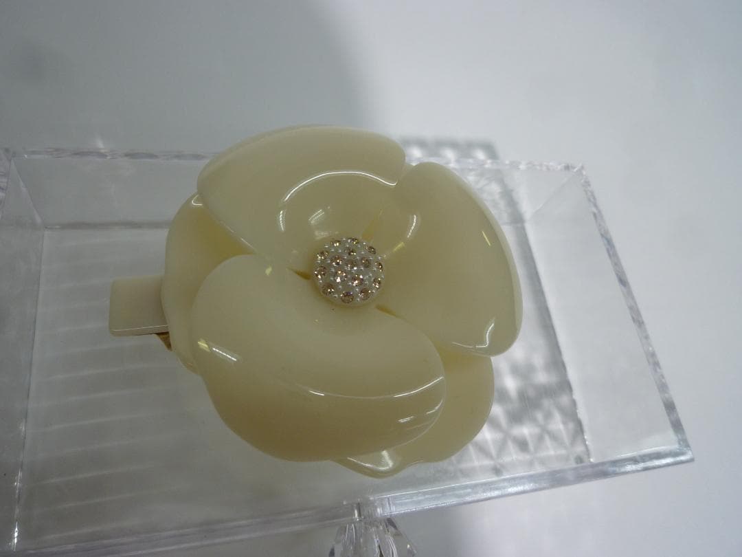 ALEXANDLE お花型バレッタ