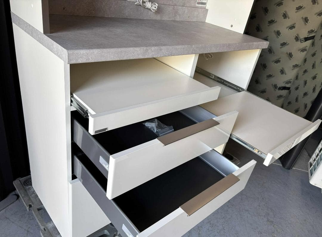 naomi  最高級 PAMOUNA キッチンボード食器棚 セラミカネロ