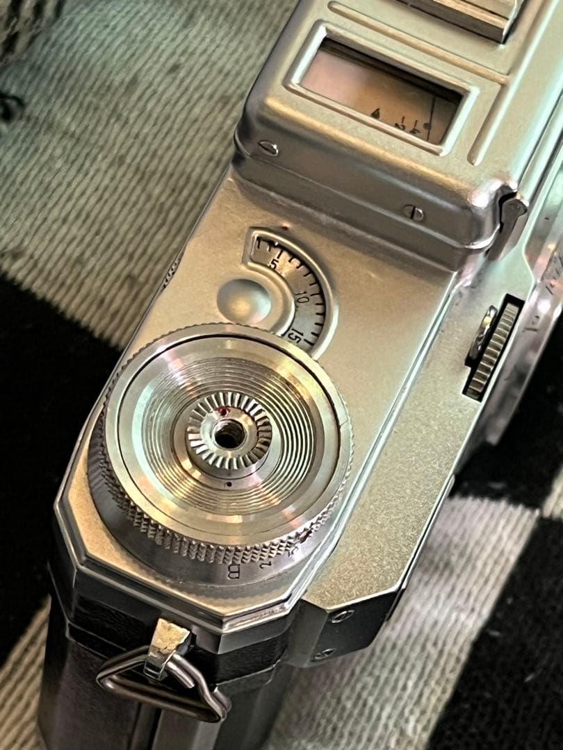 Kiev 4 フィルムカメラ ＋レンズ＋フード革ケースひ付き