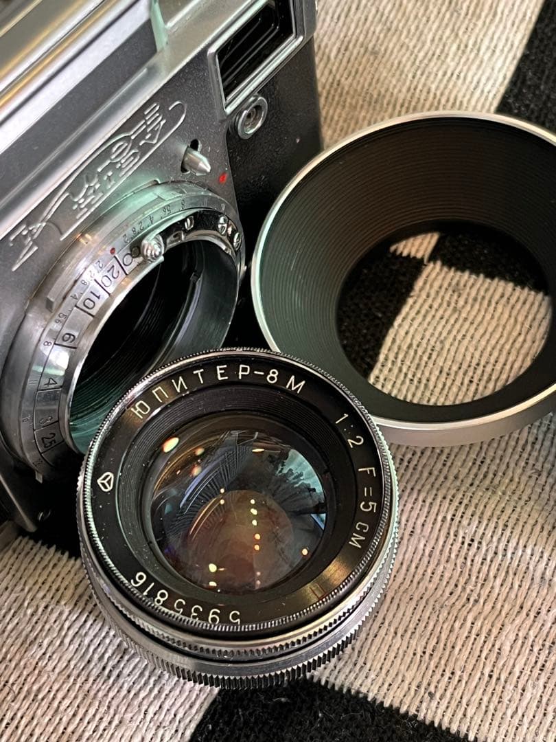 Kiev 4 フィルムカメラ ＋レンズ＋フード革ケースひ付き