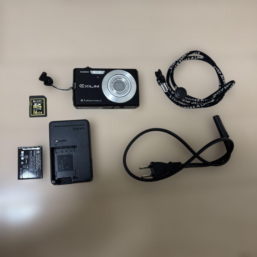 デジカメ 動作確認済み（バッテリー、充電器、メモリーカード、コンセント付き）