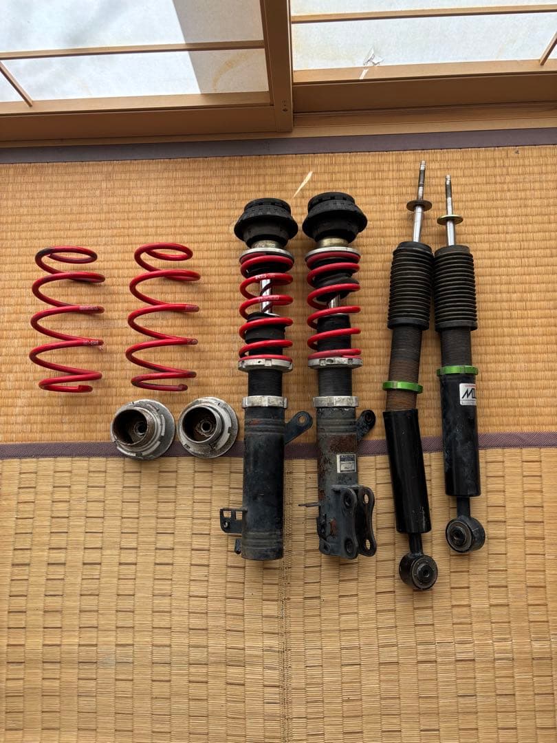 フィット　ge8 車高調　前後違うメーカー　リアジャンク