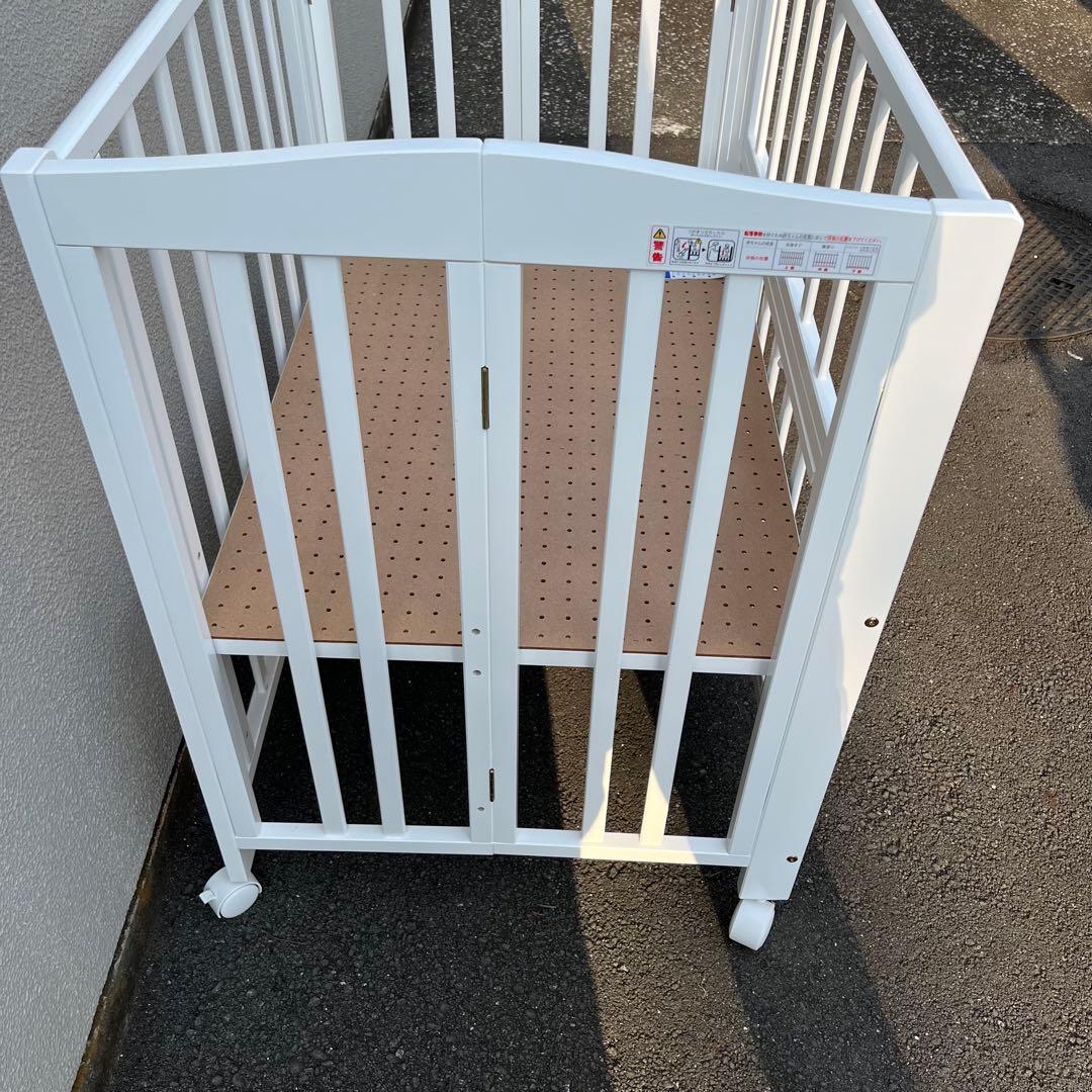 【美品・送料込み】 カトージ 折りたたみ式 ミニ ベビーベッド KATOJI