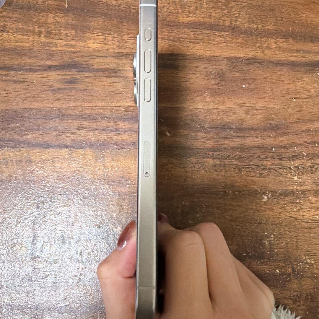 Apple iPhone 15 Pro Max 256GB本体