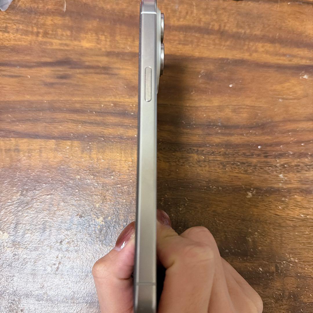 Apple iPhone 15 Pro Max 256GB本体