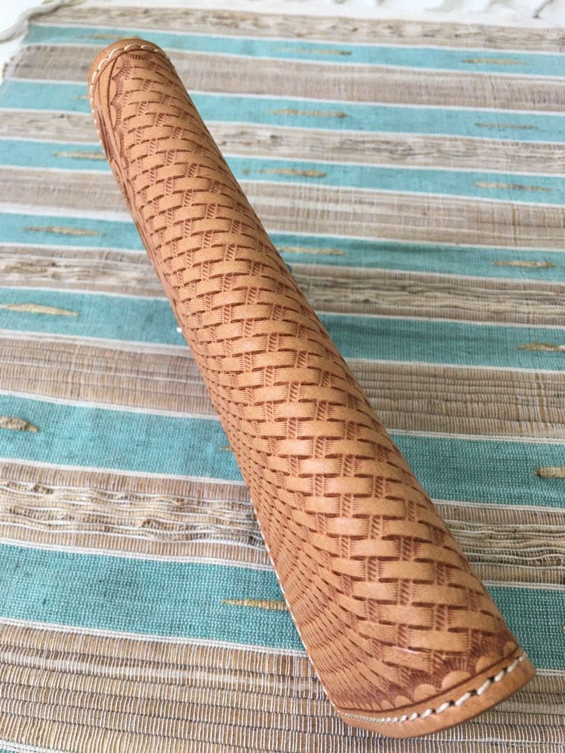 新品訳あり　牛革　サドルレザー　長財布　手彫り