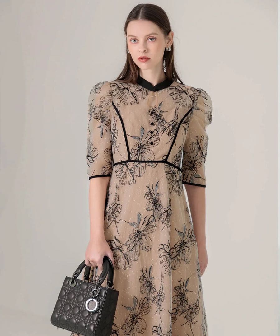 Leja／パイピングハイネック花柄ラメレースワンピースドレス