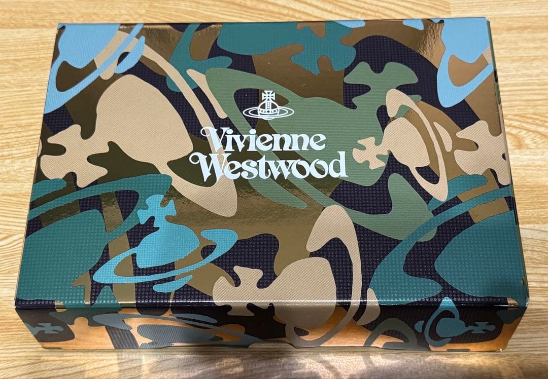 Vivienne Westwood ヴィヴィアン ウエストウッド SH-01E