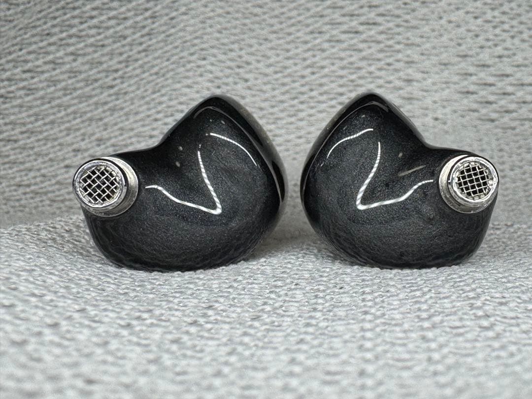 どすこい喫茶ジュ☆テ～ムqdc EMPEROR （美品) ハイエンドIEM