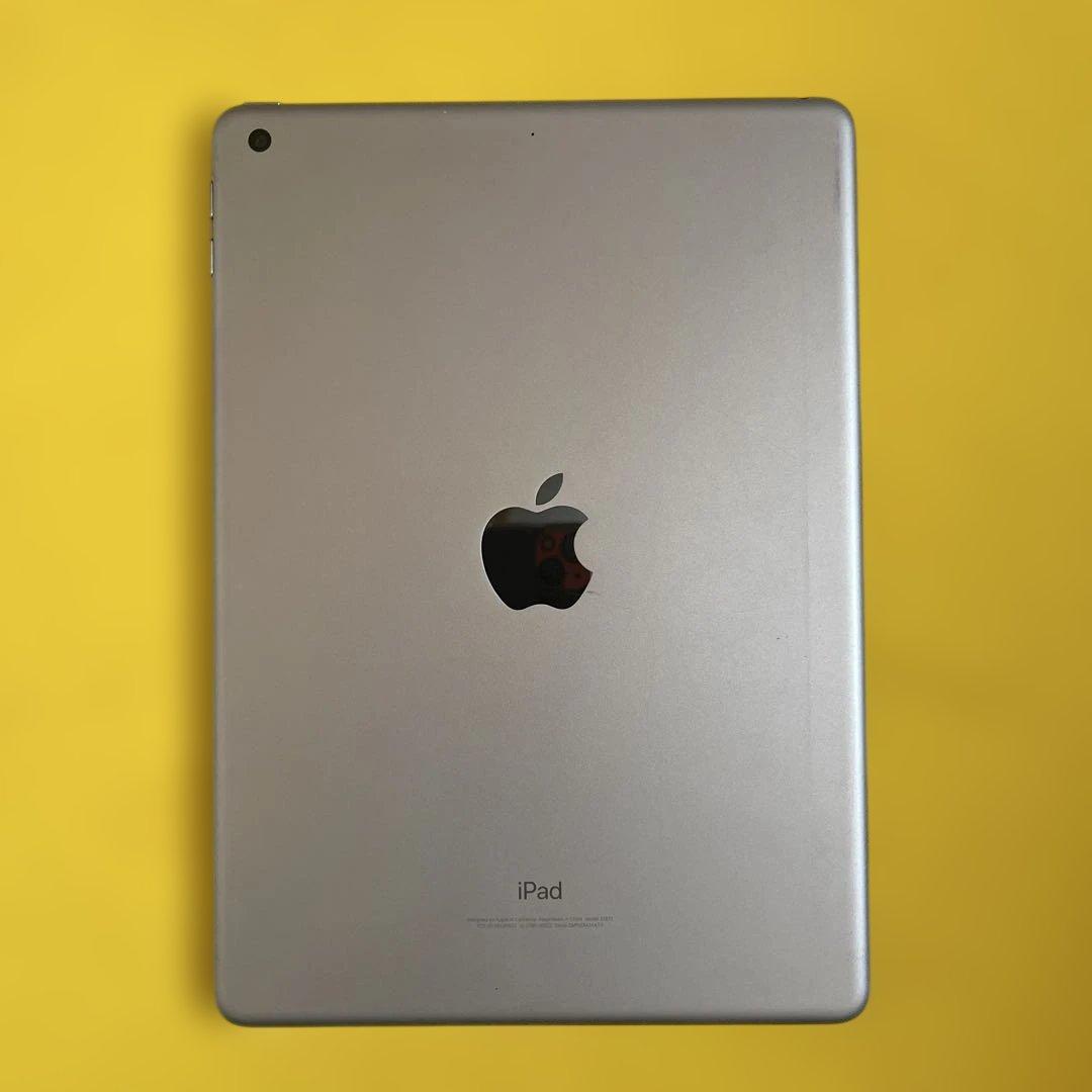 Apple iPad (第5世代) シルバー