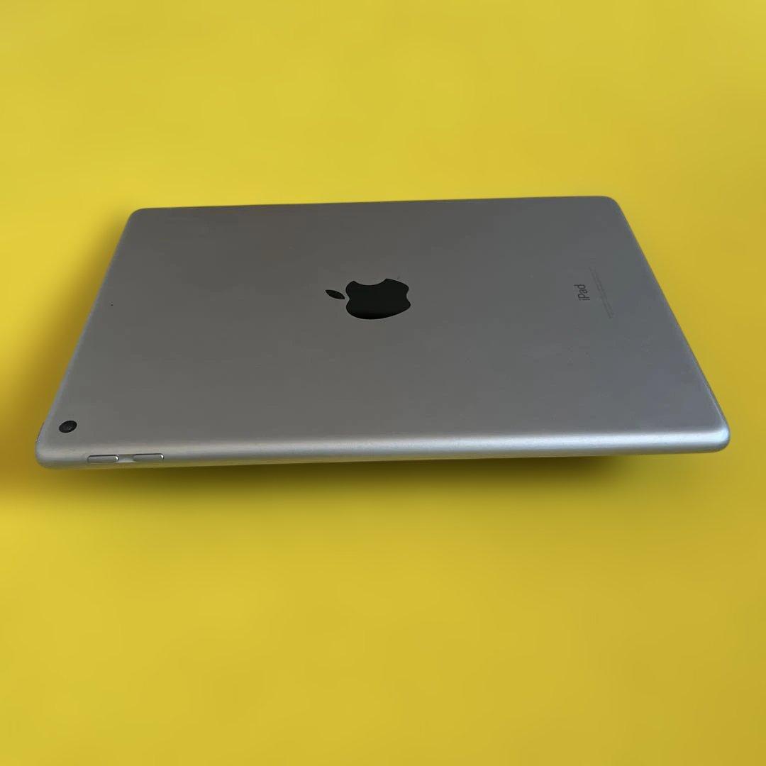 Apple iPad (第5世代) シルバー