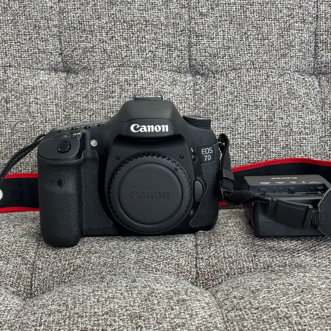 ■ Canon キヤノン EOS 7D デジタル一眼レフカメラ ボディ