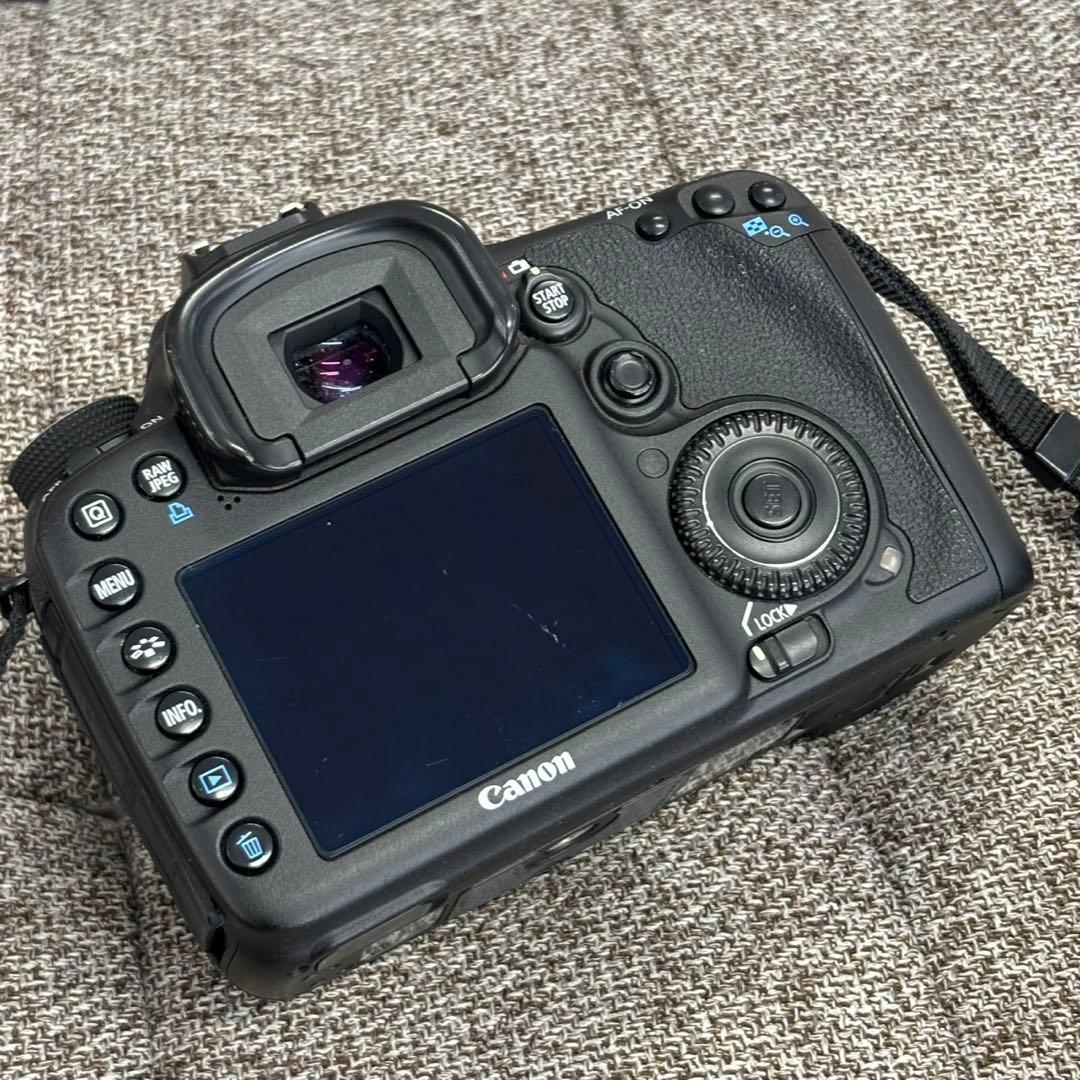 ■ Canon キヤノン EOS 7D デジタル一眼レフカメラ ボディ