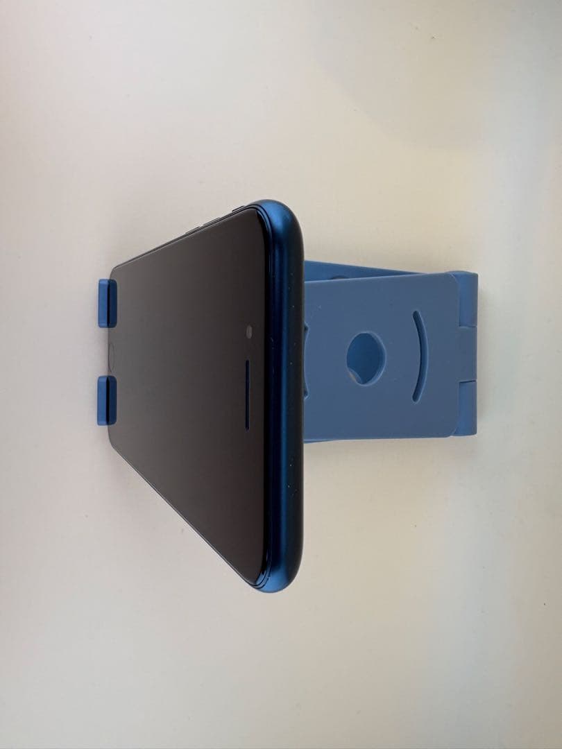 iphone SE 代3世代　64GB ミッドナイト　バッテリー87%