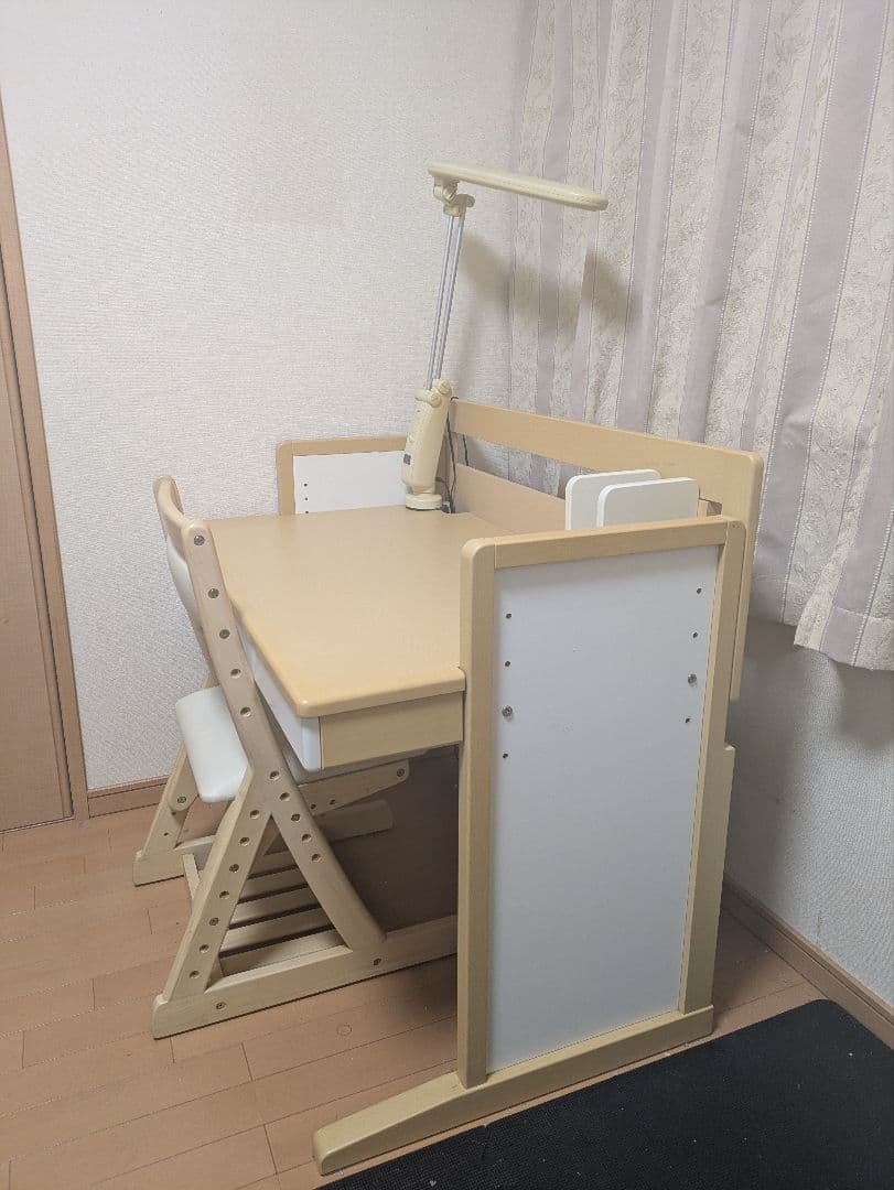 【木ノ子ママ】NITORIベージュ木製学習机デスク 白　木目調ホワイト