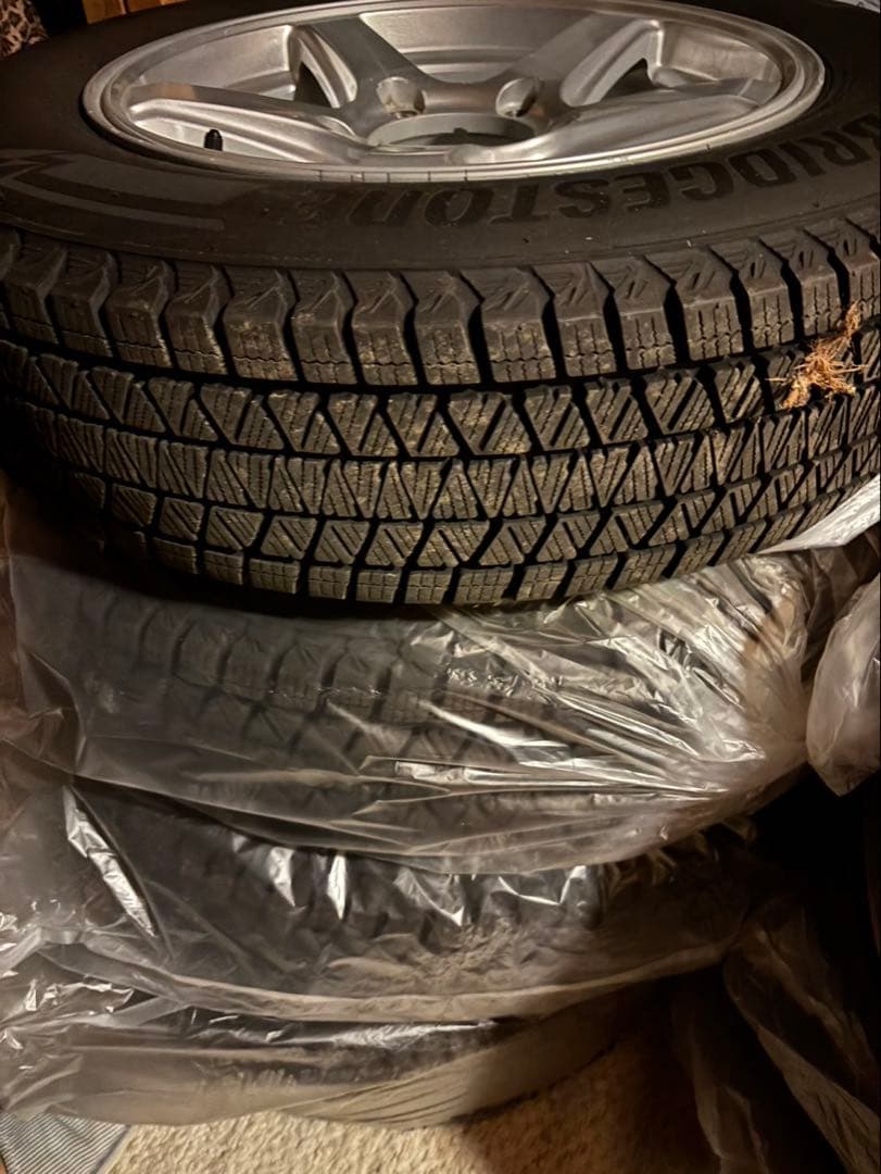 ジムニー ブリザック 16インチ dm-v3 23年製 175-80-16