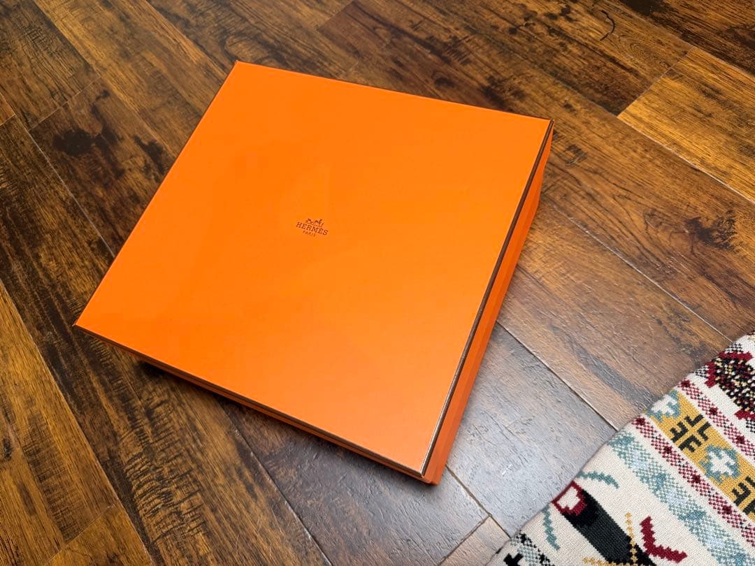 岬*様 美品　エルメス　HERMES メンズニット　23AW XL 箱あり　カシ